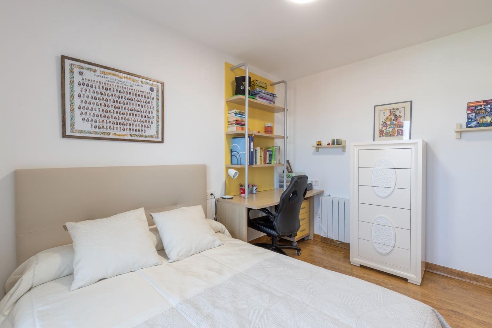 4 Zimmer Villa zu verkaufen in La Zubia mit Pool Garage - 360.000 € (Ref: 9807928)