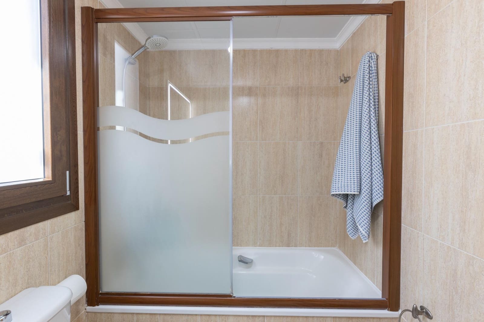 4 Zimmer Villa zu verkaufen in La Zubia mit Pool Garage - 360.000 € (Ref: 9807928)