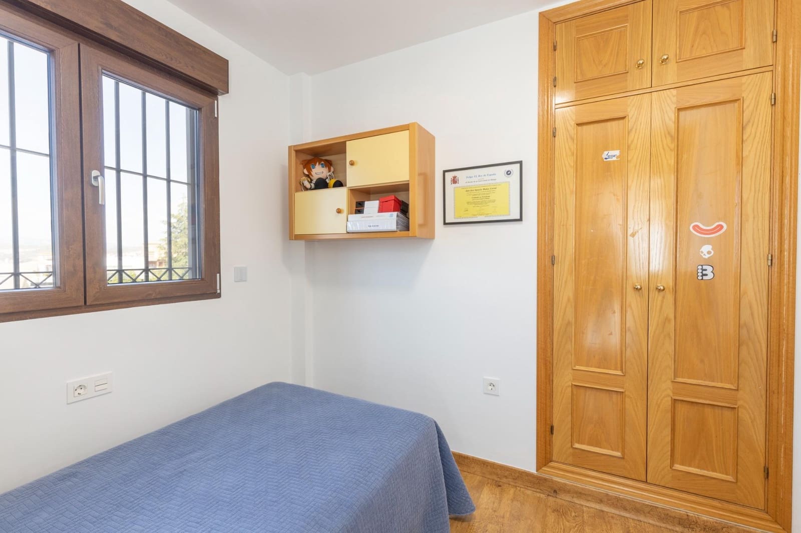 4 Zimmer Villa zu verkaufen in La Zubia mit Pool Garage - 360.000 € (Ref: 9807928)