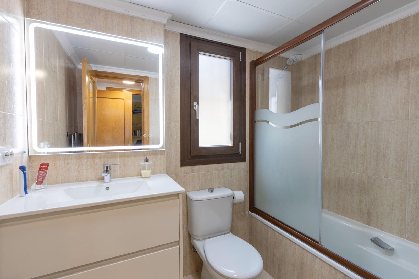 4 Zimmer Villa zu verkaufen in La Zubia mit Pool Garage - 360.000 € (Ref: 9807928)