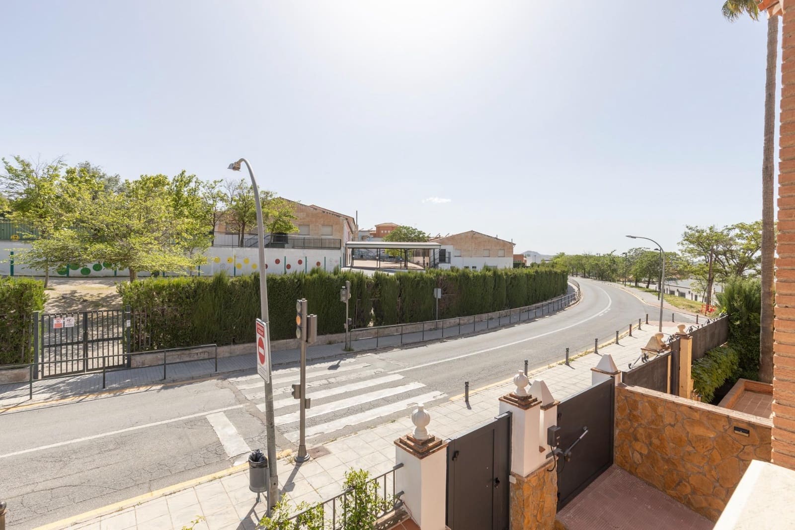 4 Zimmer Villa zu verkaufen in La Zubia mit Pool Garage - 360.000 € (Ref: 9807928)