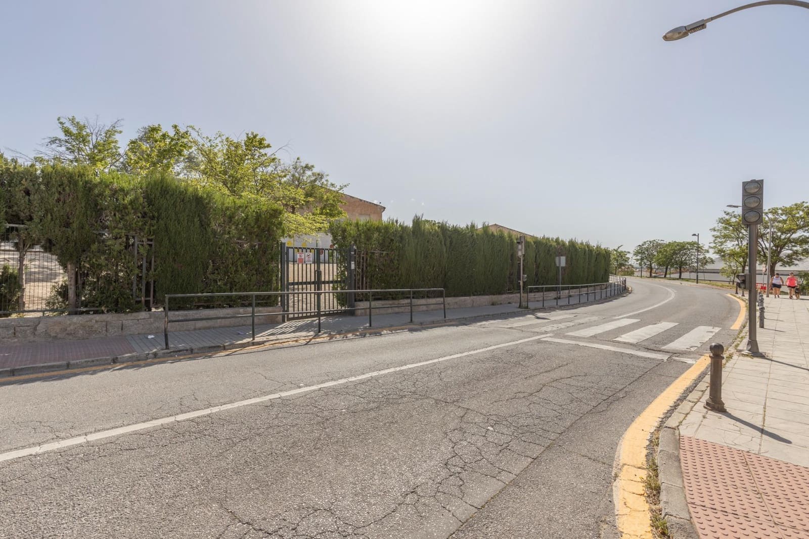 4 Zimmer Villa zu verkaufen in La Zubia mit Pool Garage - 360.000 € (Ref: 9807928)