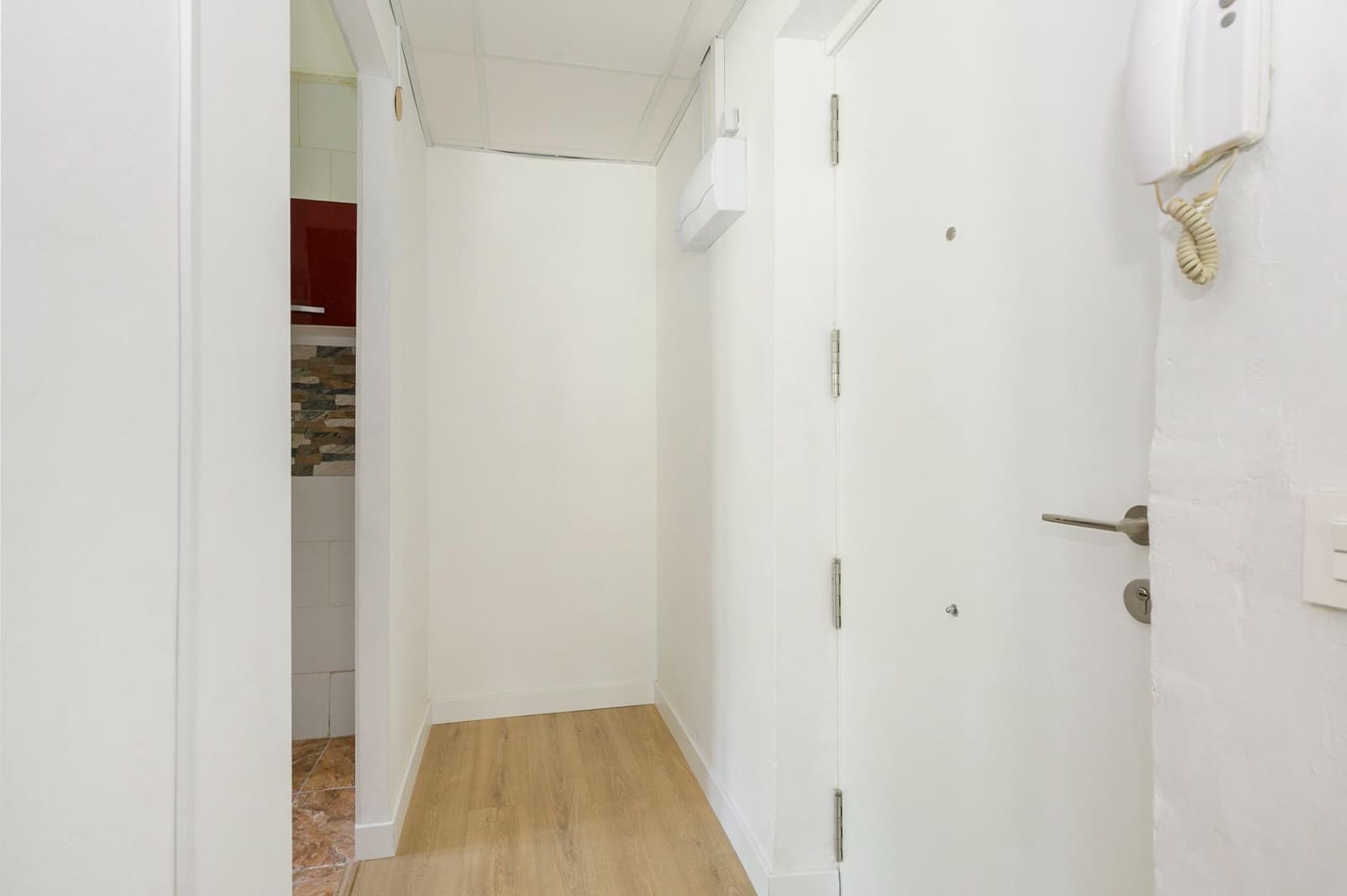 4 bedroom Flat for sale in Granada city - € 125,000 (Ref: 9807929)