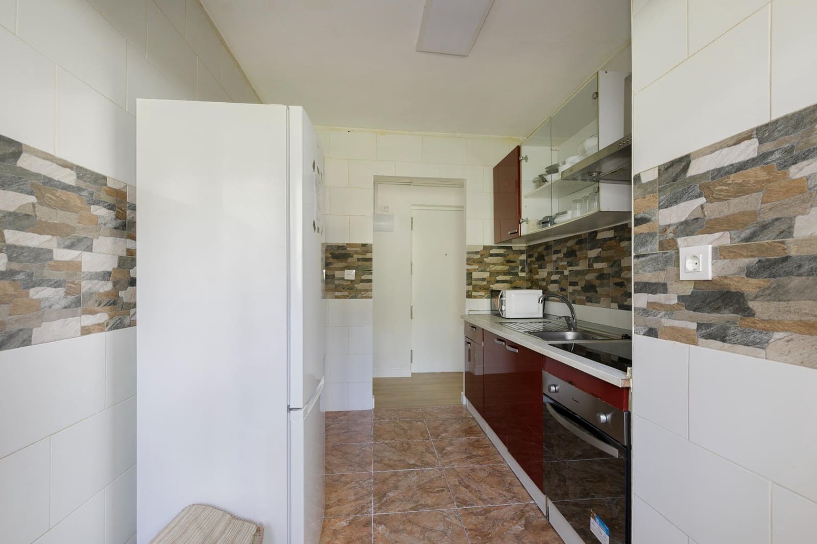 4 bedroom Flat for sale in Granada city - € 125,000 (Ref: 9807929)