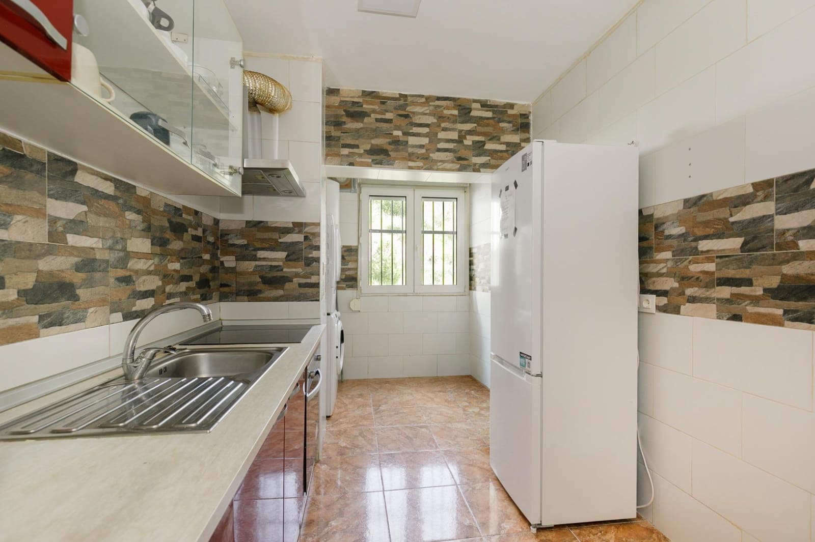 4 bedroom Flat for sale in Granada city - € 125,000 (Ref: 9807929)