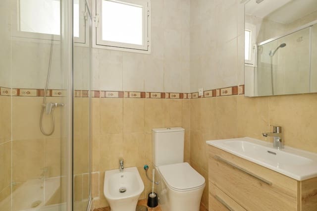 4 bedroom Flat for sale in Granada city - € 125,000 (Ref: 9807929)