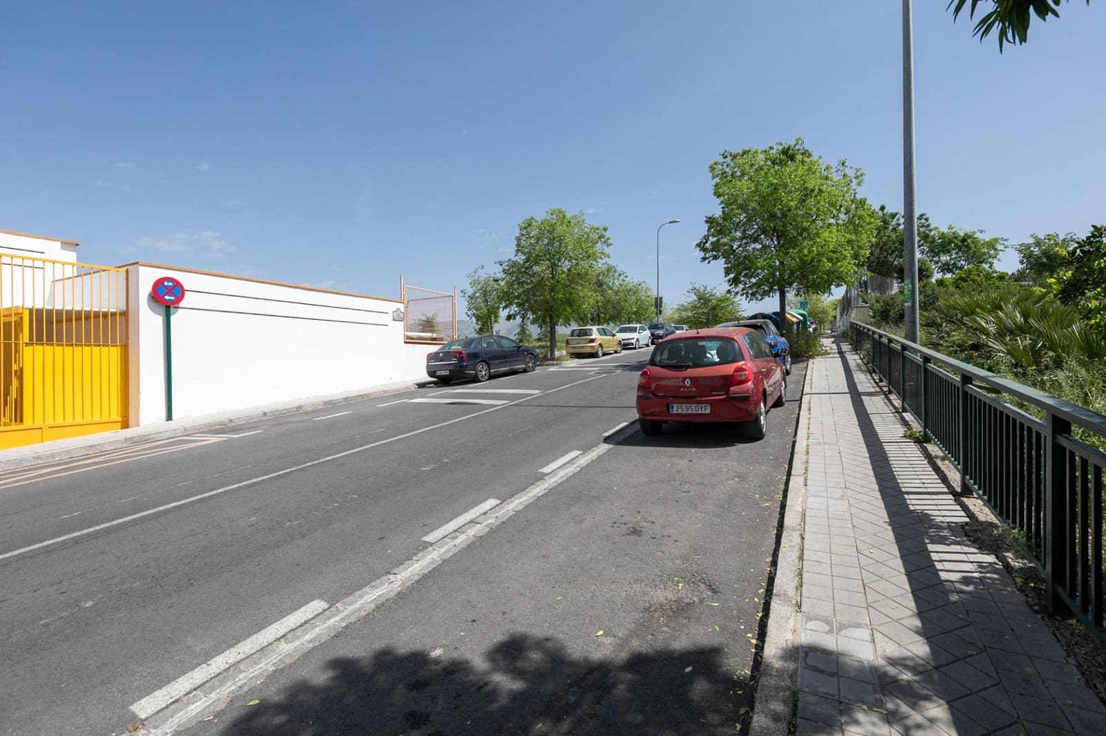 4 bedroom Flat for sale in Granada city - € 125,000 (Ref: 9807929)