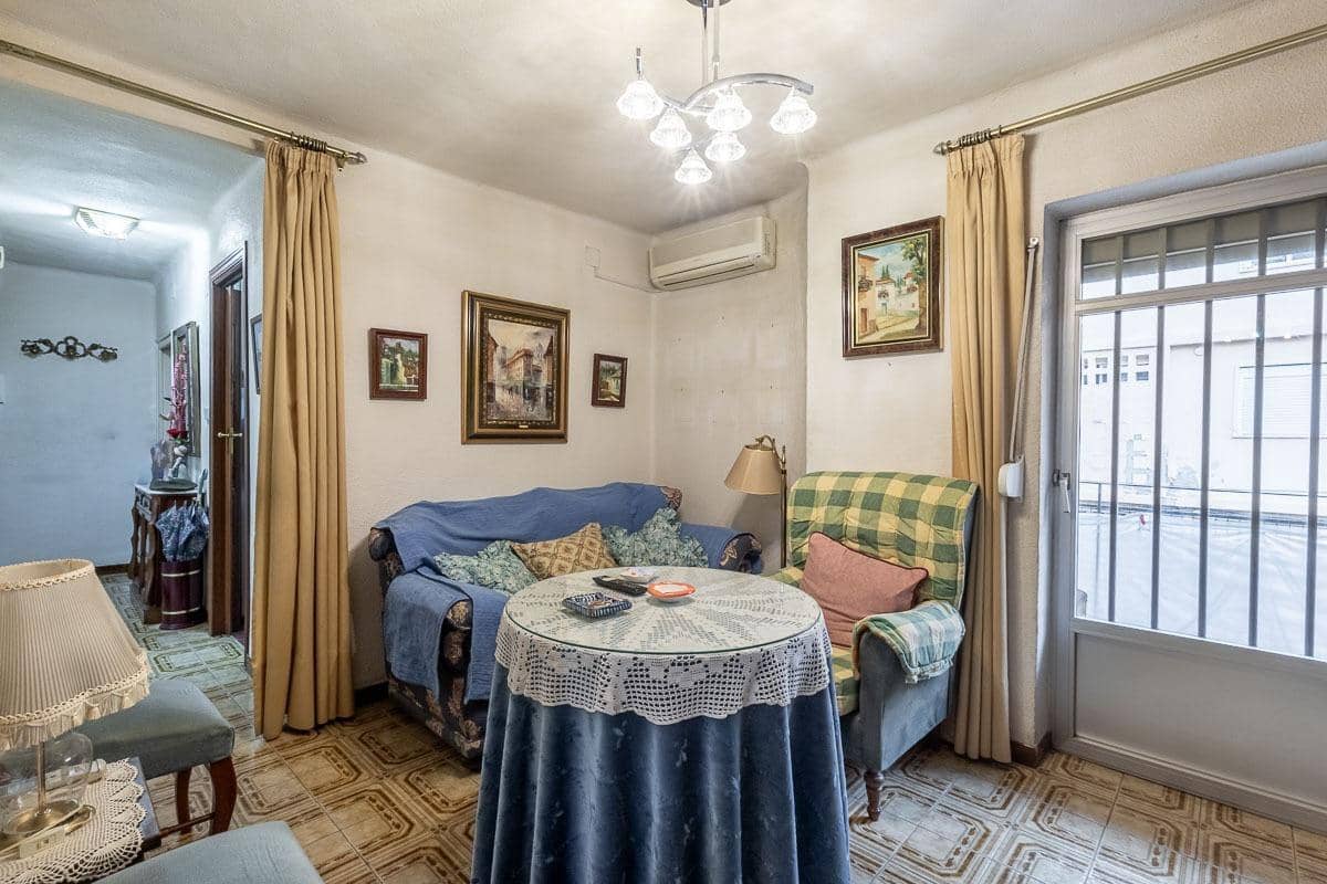 3 bedroom Flat for sale in Granada city - € 125,000 (Ref: 9807930)