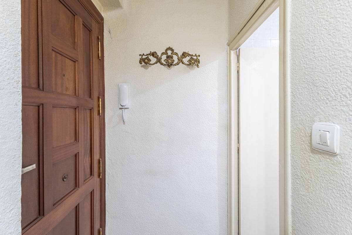 3 bedroom Flat for sale in Granada city - € 125,000 (Ref: 9807930)