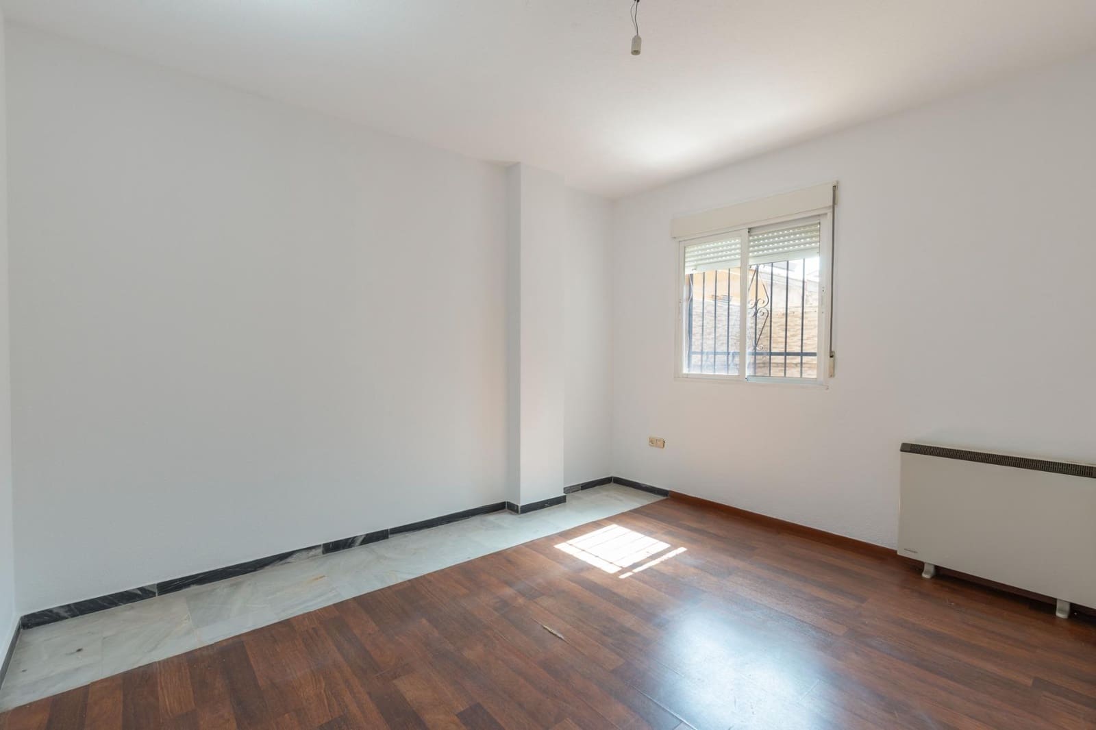 Piso de 2 habitaciones en Armilla en venta - 169.000 € (Ref: 9811555)