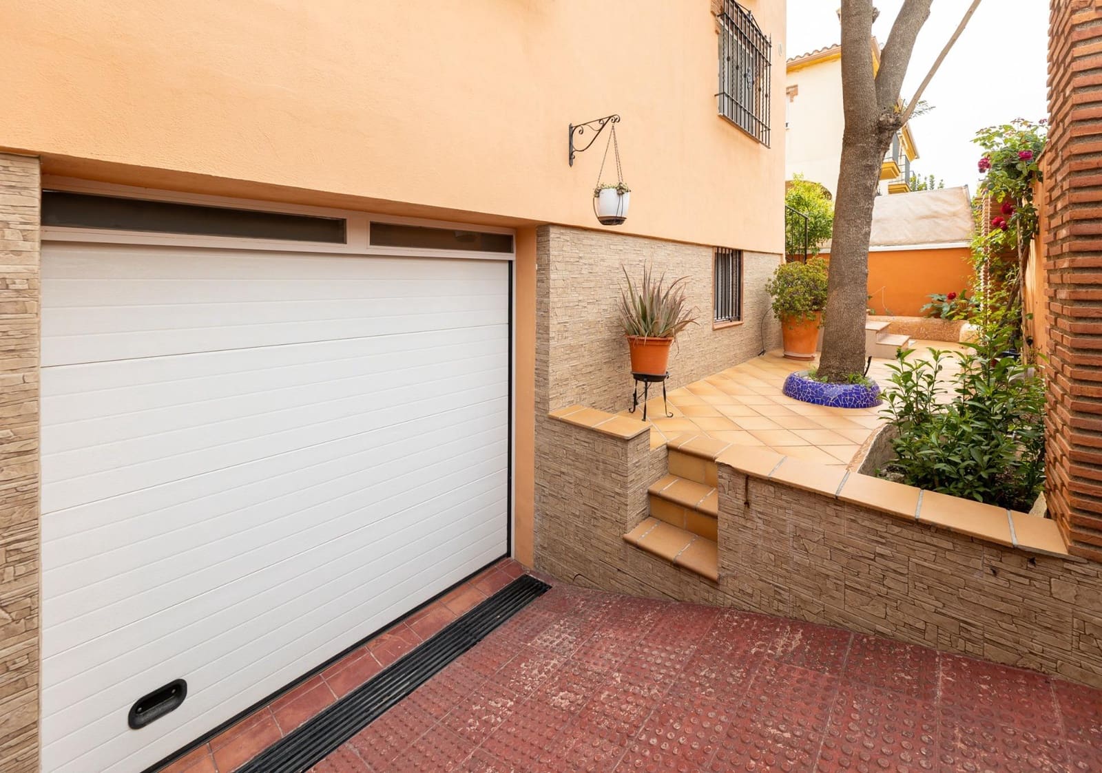 3 quarto Moradia Geminada para venda em Jun com garagem - 290 000 € (Ref: 9815828)