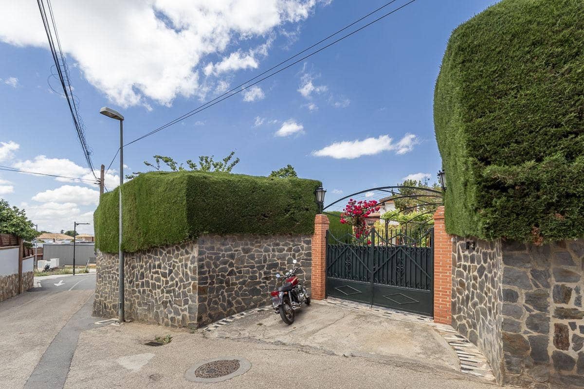7 soveværelse Villa til salg i Huetor Vega med swimmingpool garage - € 875.000 (Ref: 9818171)