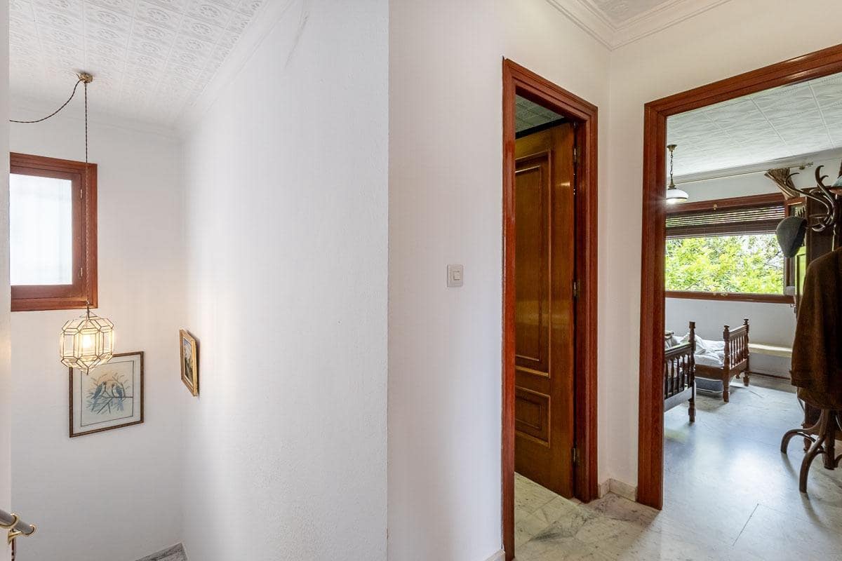7 soveværelse Villa til salg i Huetor Vega med swimmingpool garage - € 875.000 (Ref: 9818171)