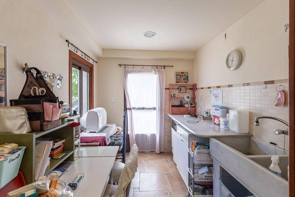 7 soveværelse Villa til salg i Huetor Vega med swimmingpool garage - € 875.000 (Ref: 9818171)