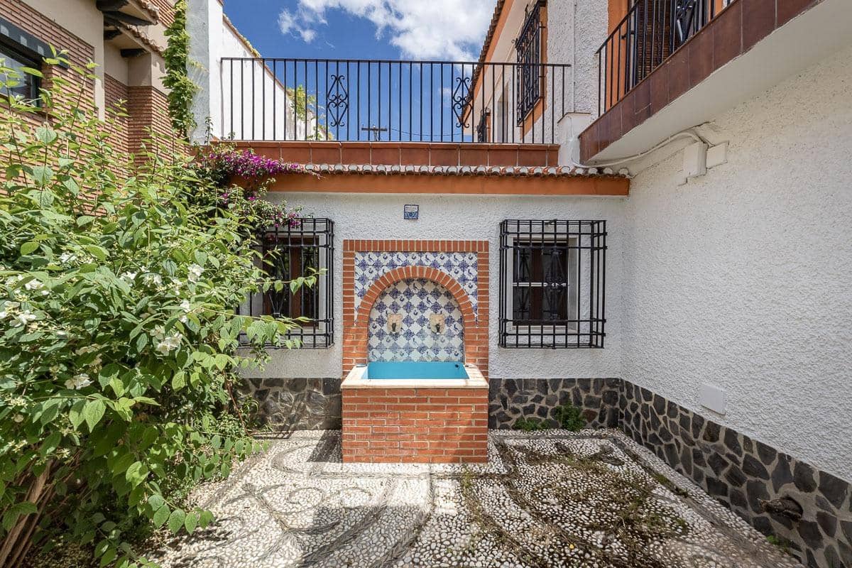 7 soveværelse Villa til salg i Huetor Vega med swimmingpool garage - € 875.000 (Ref: 9818171)
