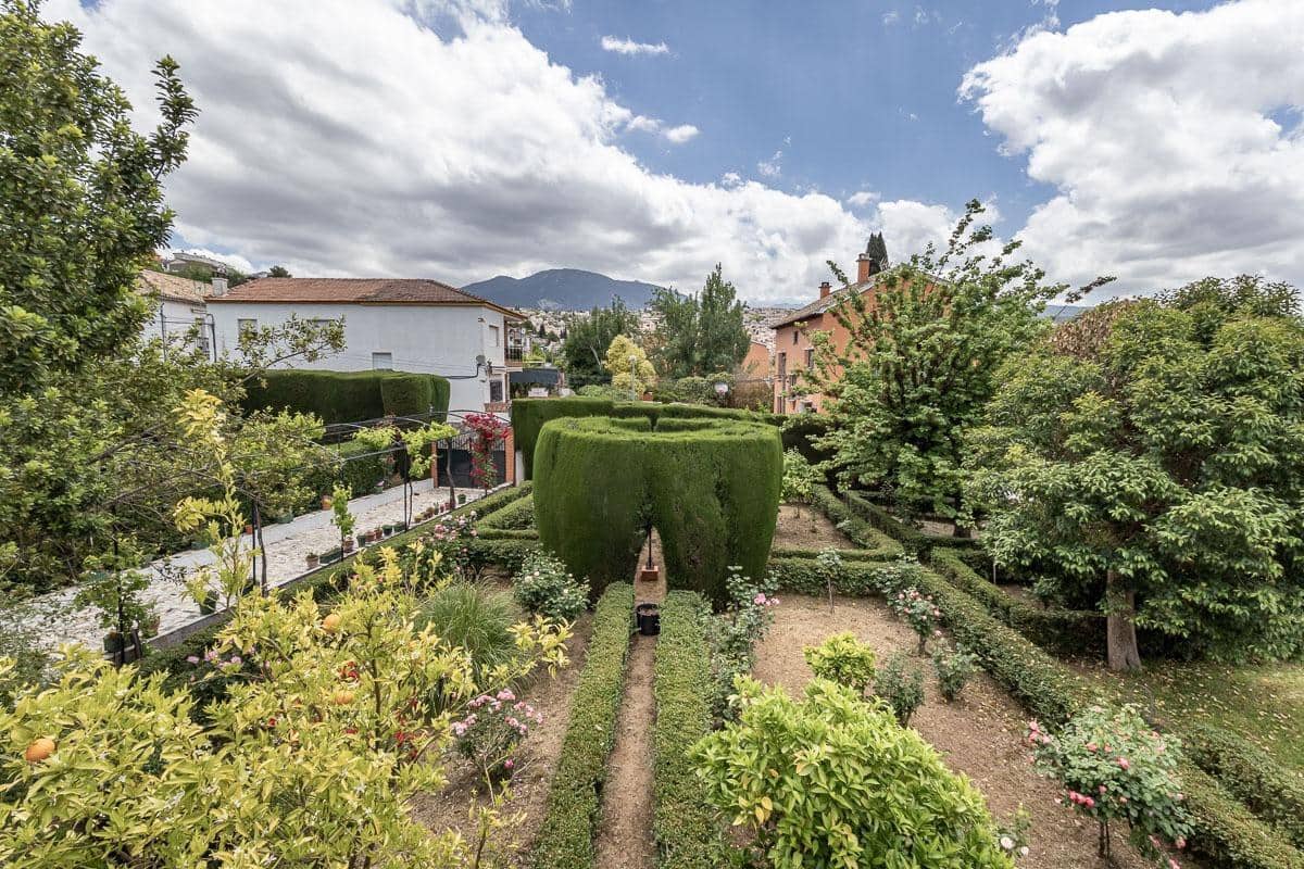 7 soveværelse Villa til salg i Huetor Vega med swimmingpool garage - € 875.000 (Ref: 9818171)