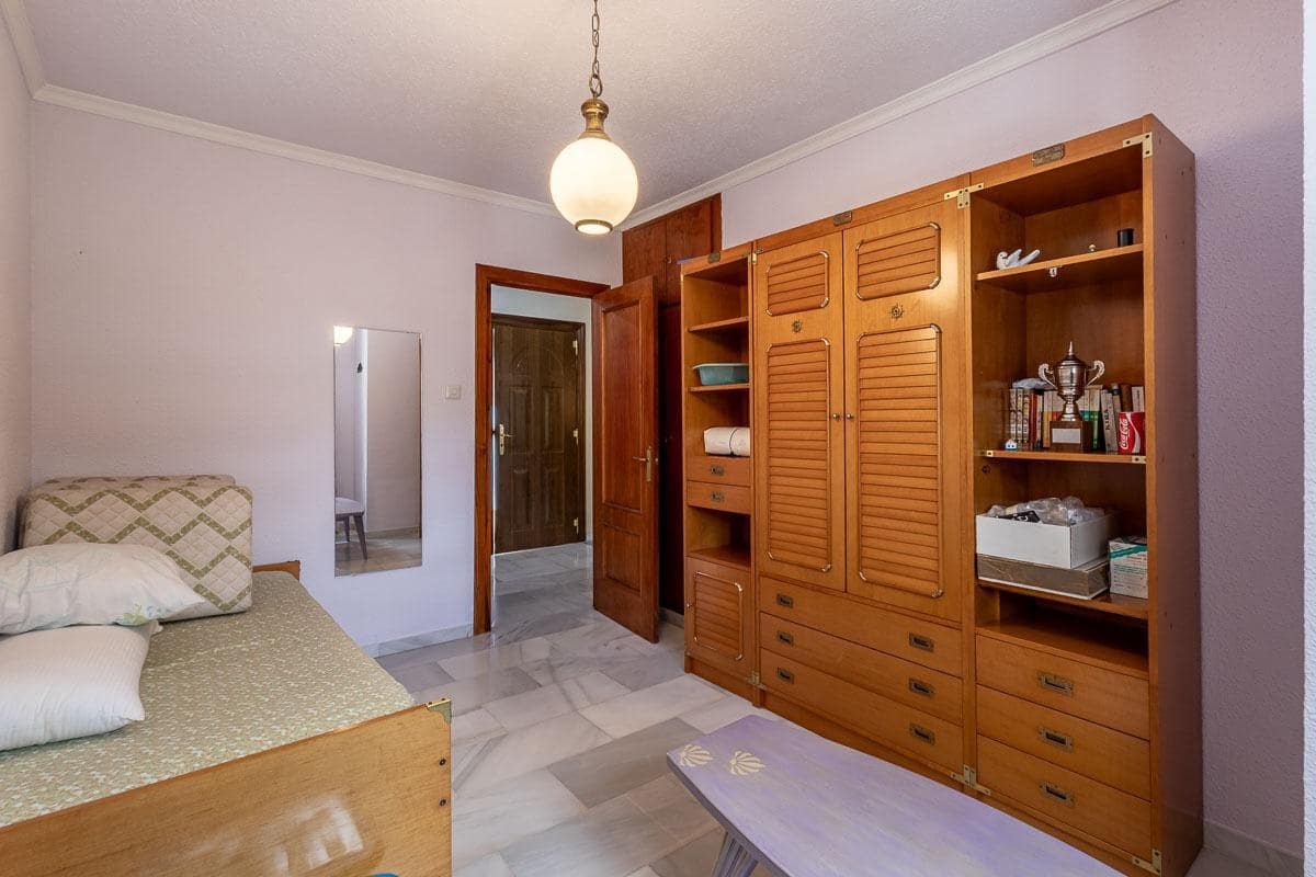 7 bedroom Villa for sale in Huetor Vega with pool garage - € 875,000 (Ref: 9818171)