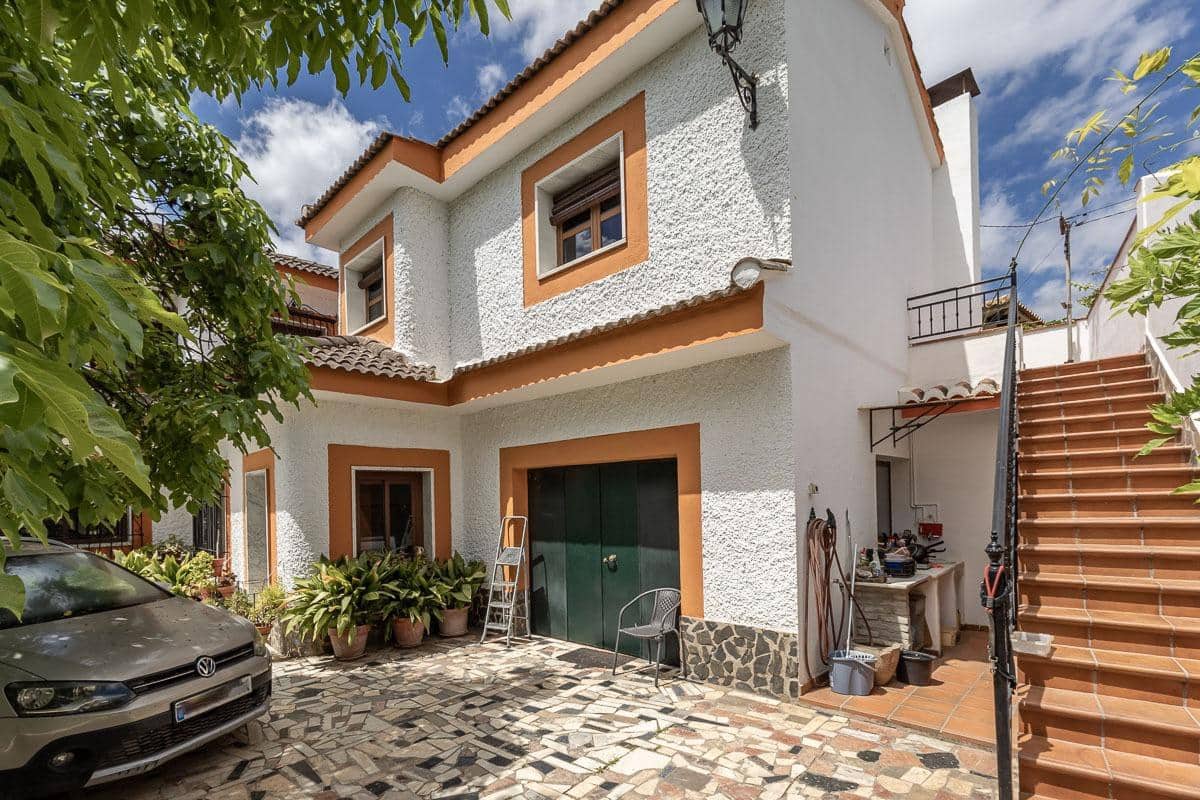 7 bedroom Villa for sale in Huetor Vega with pool garage - € 875,000 (Ref: 9818171)