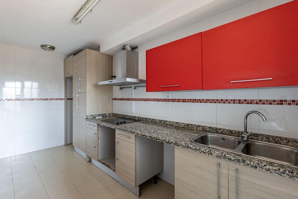 4 Zimmer Wohnung zu verkaufen in Granada Stadt mit Garage - 315.000 € (Ref: 9818173)