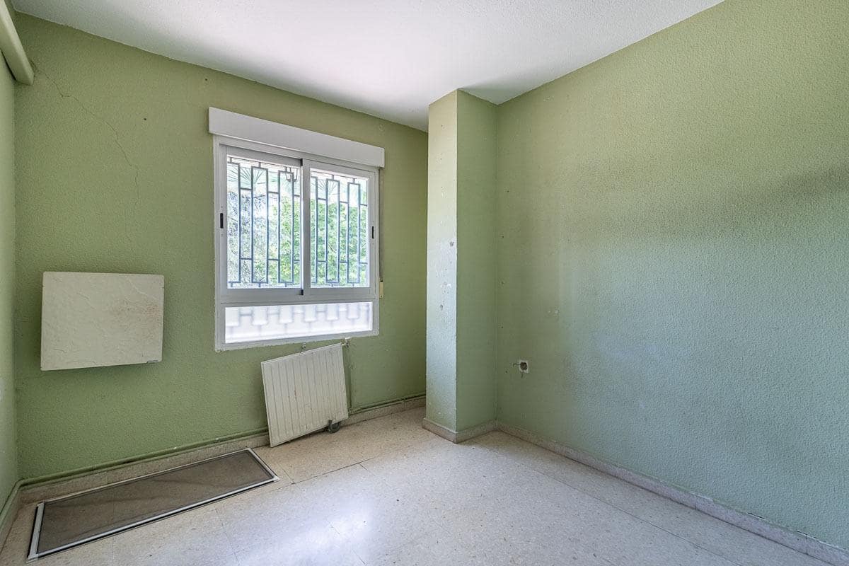 4 Zimmer Wohnung zu verkaufen in Granada Stadt mit Garage - 315.000 € (Ref: 9818173)