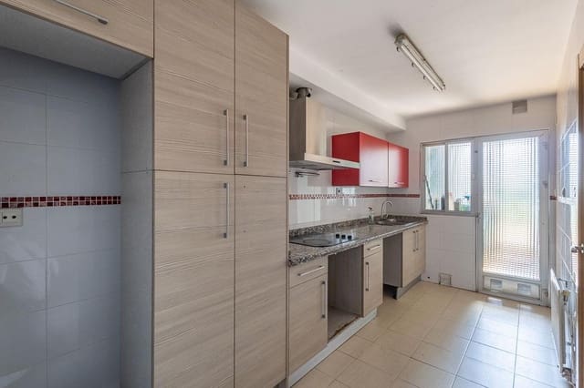 4 soveværelse Lejlighed til salg i Granada by med garage - € 315.000 (Ref: 9818173)