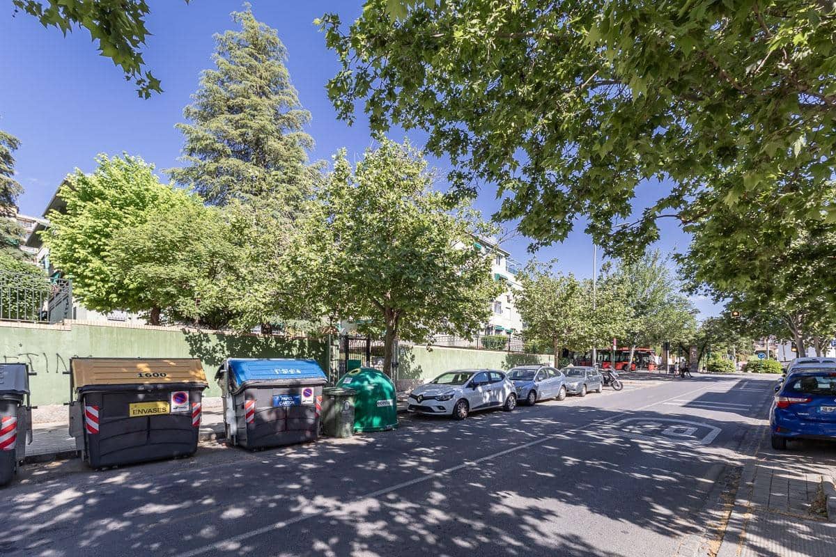 4 Zimmer Wohnung zu verkaufen in Granada Stadt mit Garage - 315.000 € (Ref: 9818173)