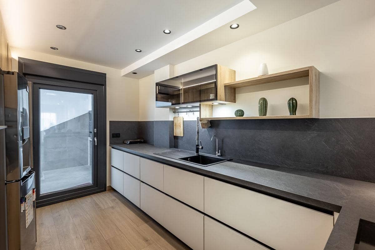3 quarto Moradia em Banda para venda em Albolote com garagem - 375 000 € (Ref: 9818174)