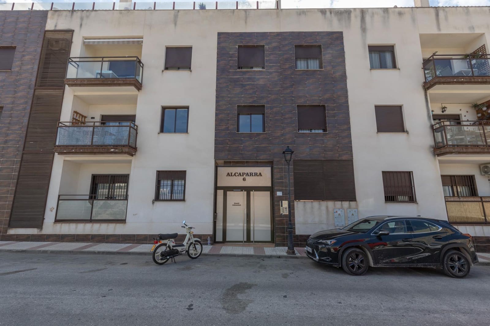 3 bedroom Flat for sale in Atarfe with garage - € 179,000 (Ref: 9829066)
