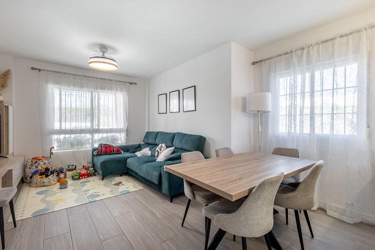 3 chambre Villa/Maison Semi-Mitoyenne à vendre à Ventas de Huelma avec piscine garage - 170 000 € (Ref: 9846195)
