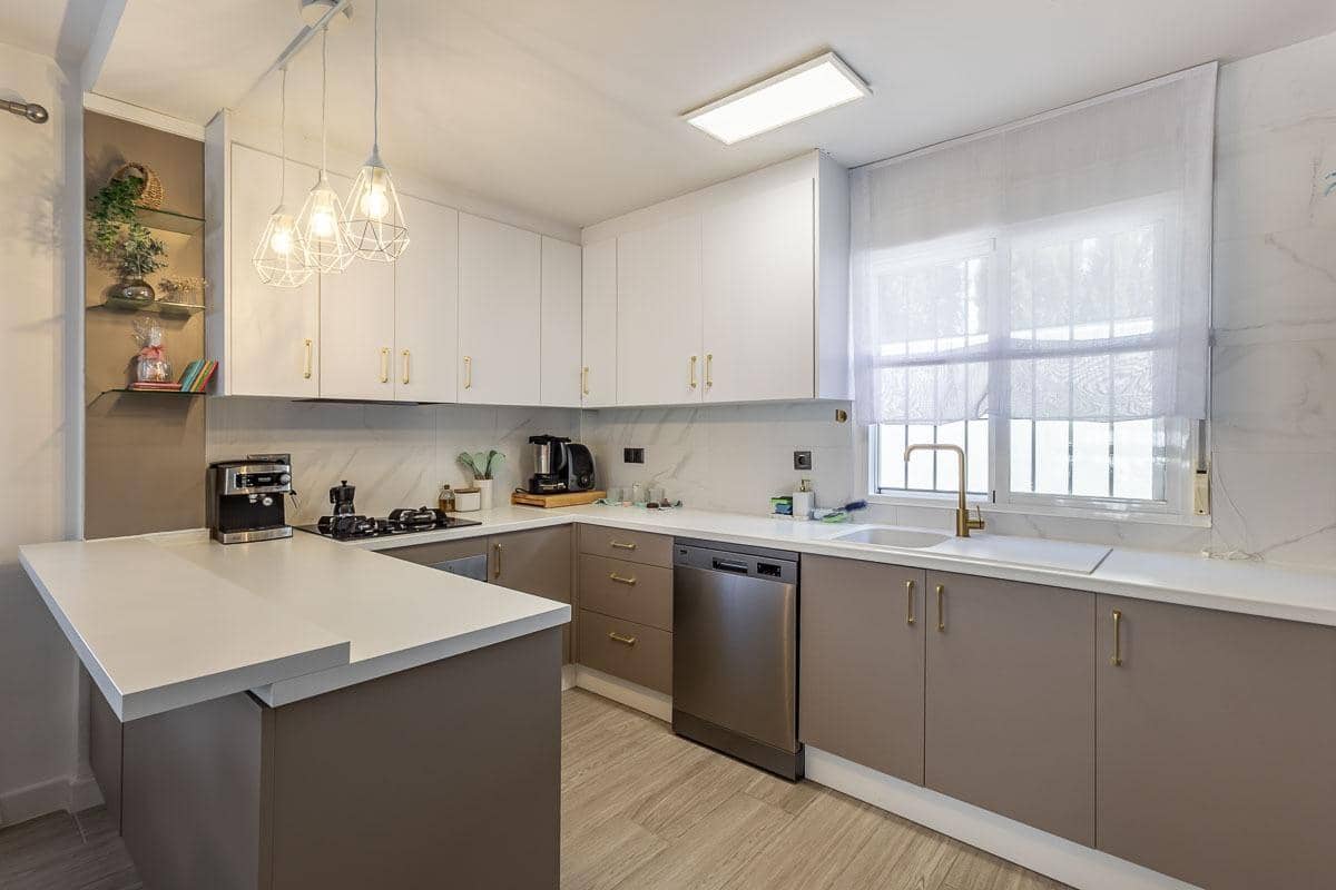 3 chambre Villa/Maison Semi-Mitoyenne à vendre à Ventas de Huelma avec piscine garage - 170 000 € (Ref: 9846195)