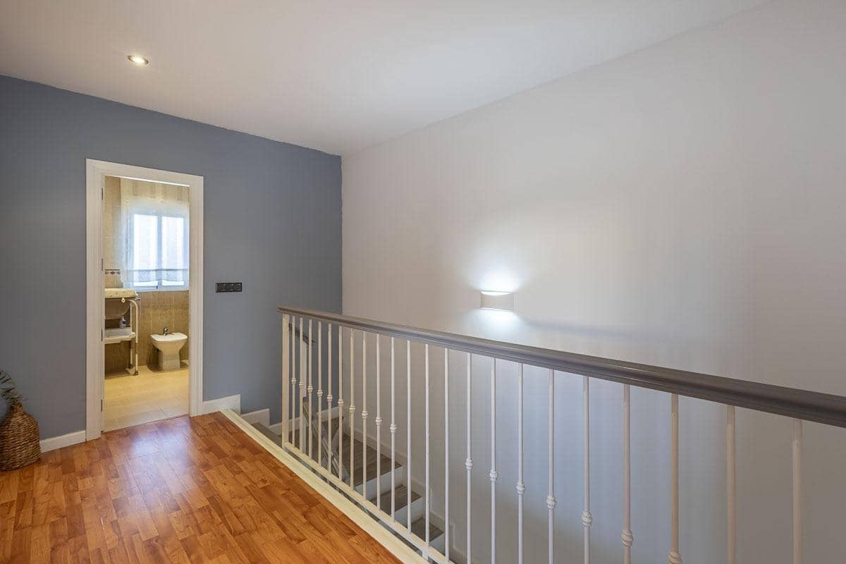 3 chambre Villa/Maison Semi-Mitoyenne à vendre à Ventas de Huelma avec piscine garage - 170 000 € (Ref: 9846195)
