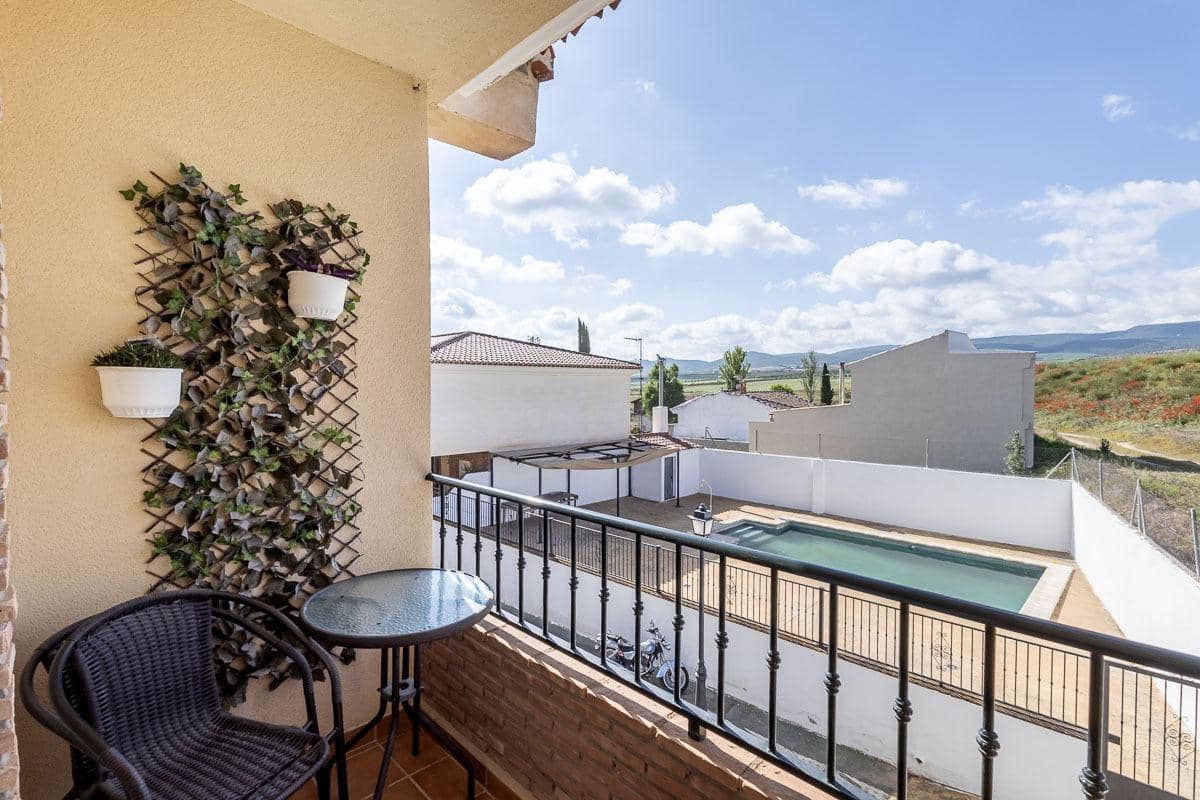 3 chambre Villa/Maison Semi-Mitoyenne à vendre à Ventas de Huelma avec piscine garage - 170 000 € (Ref: 9846195)