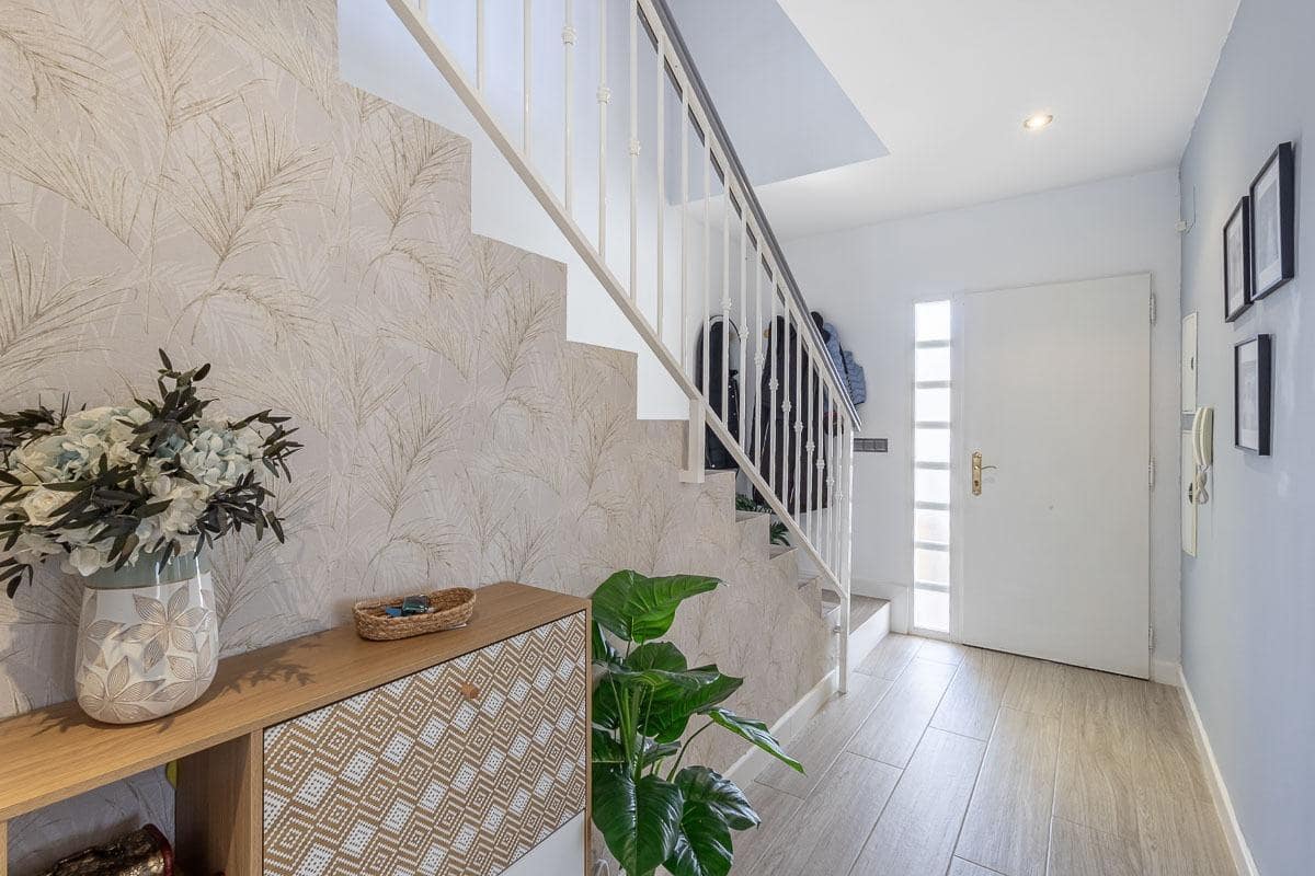 3 chambre Villa/Maison Semi-Mitoyenne à vendre à Ventas de Huelma avec piscine garage - 170 000 € (Ref: 9846195)
