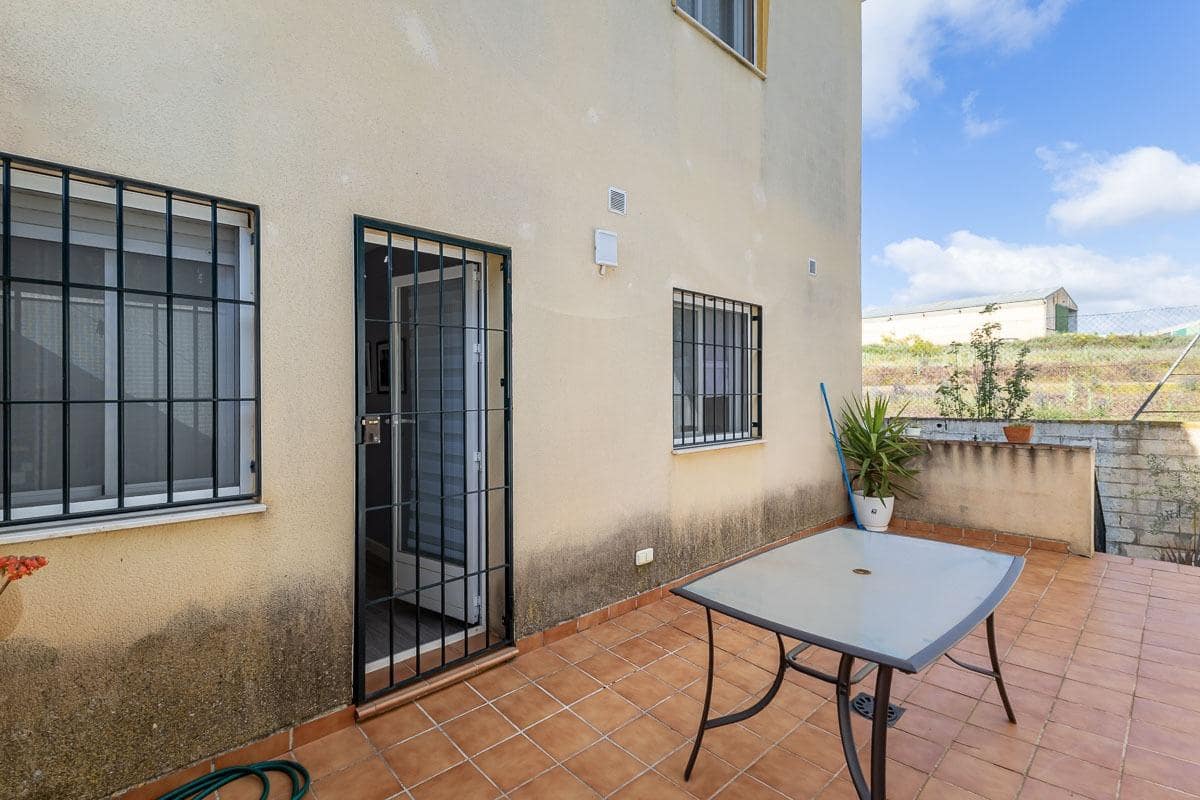 3 chambre Villa/Maison Semi-Mitoyenne à vendre à Ventas de Huelma avec piscine garage - 170 000 € (Ref: 9846195)