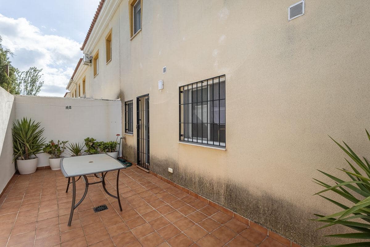 3 chambre Villa/Maison Semi-Mitoyenne à vendre à Ventas de Huelma avec piscine garage - 170 000 € (Ref: 9846195)