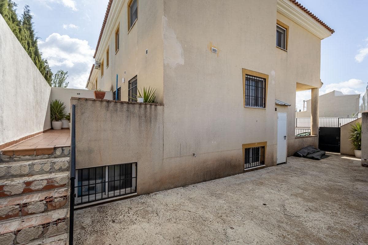 3 chambre Villa/Maison Semi-Mitoyenne à vendre à Ventas de Huelma avec piscine garage - 170 000 € (Ref: 9846195)