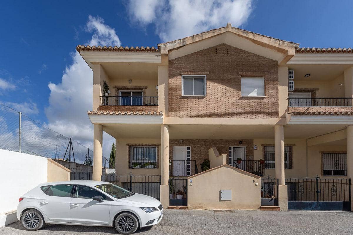 3 chambre Villa/Maison Semi-Mitoyenne à vendre à Ventas de Huelma avec piscine garage - 170 000 € (Ref: 9846195)