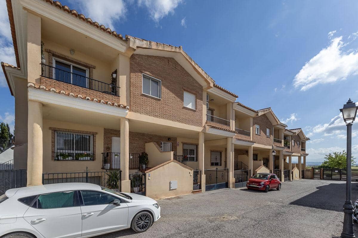 3 chambre Villa/Maison Semi-Mitoyenne à vendre à Ventas de Huelma avec piscine garage - 170 000 € (Ref: 9846195)
