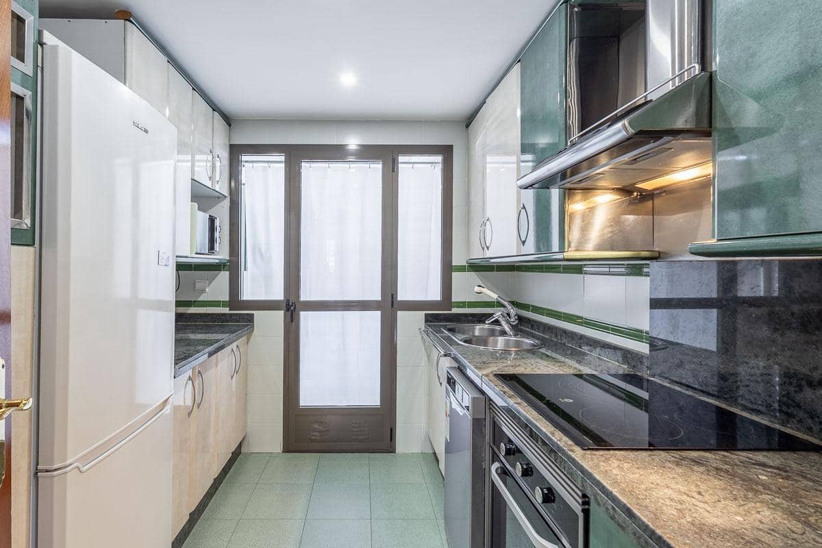 3 sovrum Lägenhet till salu i Granada stad med pool garage - 379 000 € (Ref: 9849321)