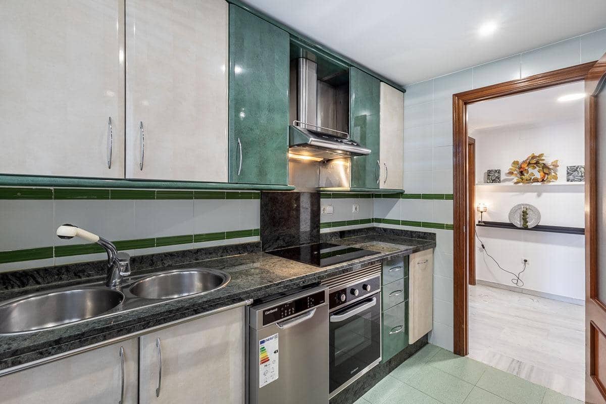 3 sovrum Lägenhet till salu i Granada stad med pool garage - 379 000 € (Ref: 9849321)