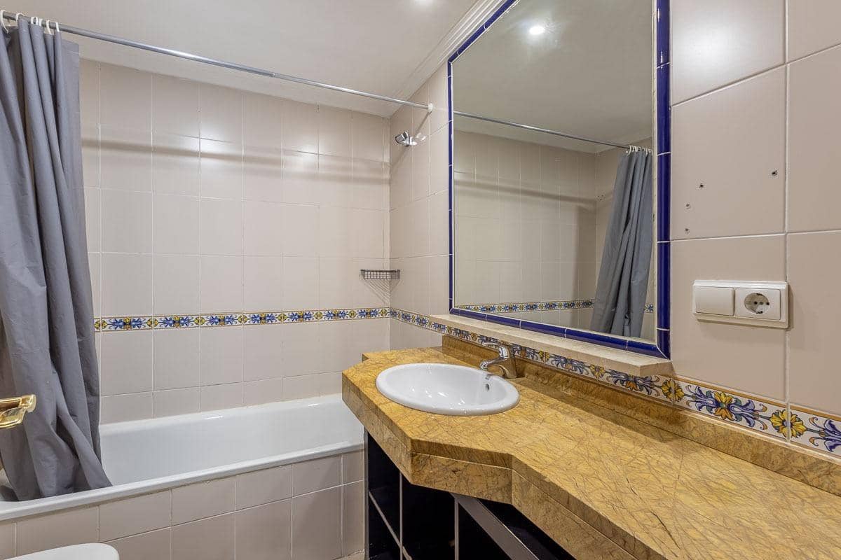 3 sovrum Lägenhet till salu i Granada stad med pool garage - 379 000 € (Ref: 9849321)
