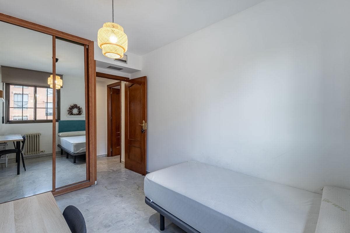 3 sovrum Lägenhet till salu i Granada stad med pool garage - 379 000 € (Ref: 9849321)