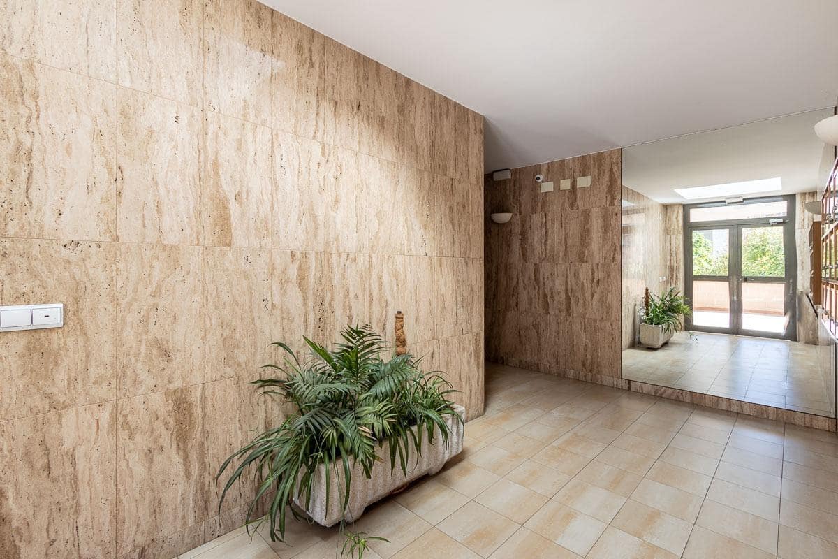 3 sovrum Lägenhet till salu i Granada stad med pool garage - 379 000 € (Ref: 9849321)