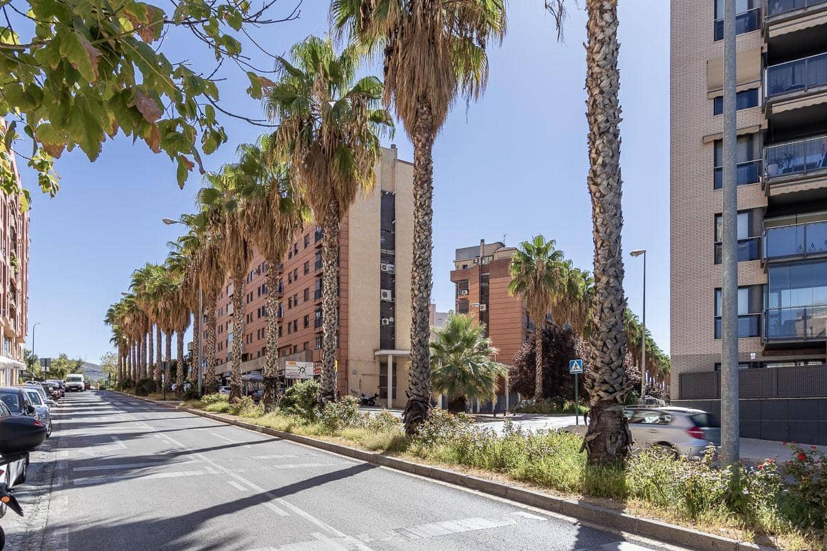 3 sovrum Lägenhet till salu i Granada stad med pool garage - 379 000 € (Ref: 9849321)