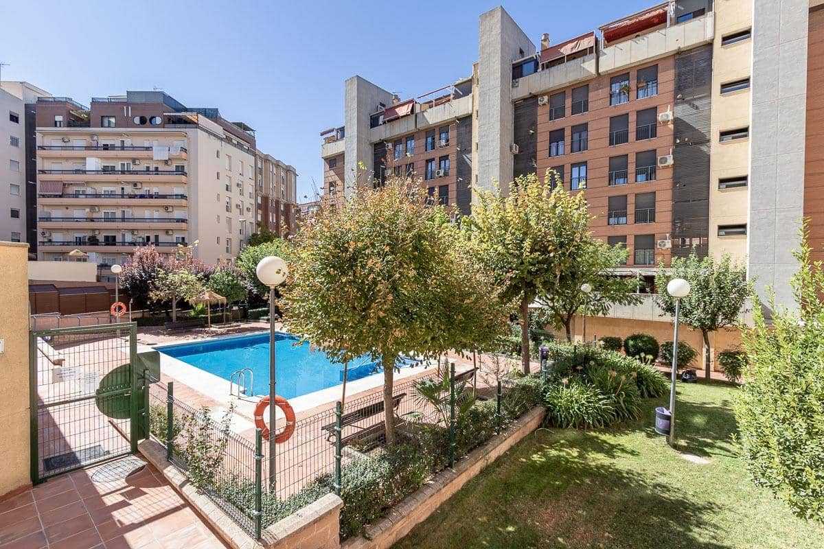 3 sovrum Lägenhet till salu i Granada stad med pool garage - 379 000 € (Ref: 9849321)