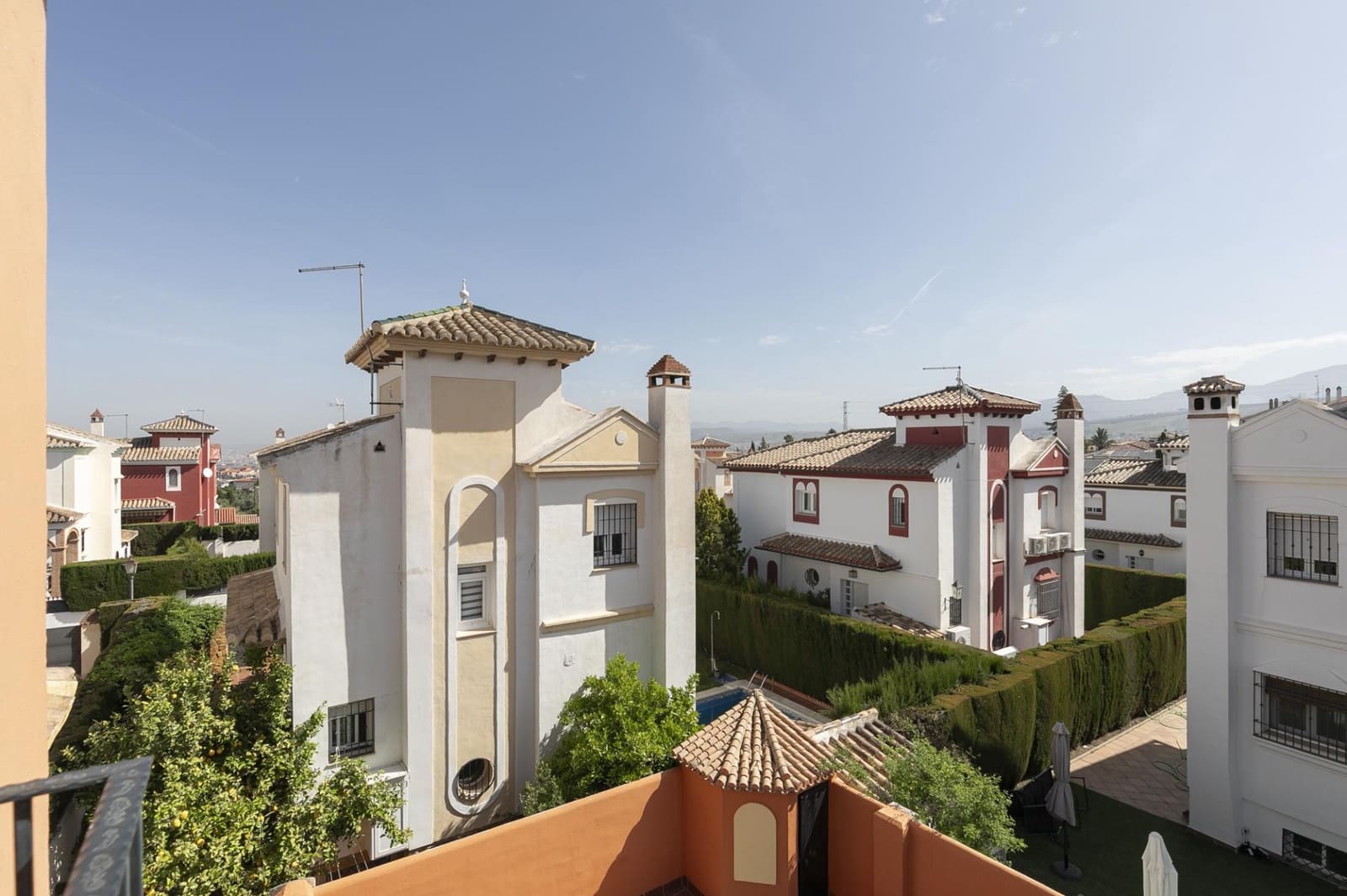 5 bedroom Villa for sale in Gojar with pool - € 360,000 (Ref: 9849323)