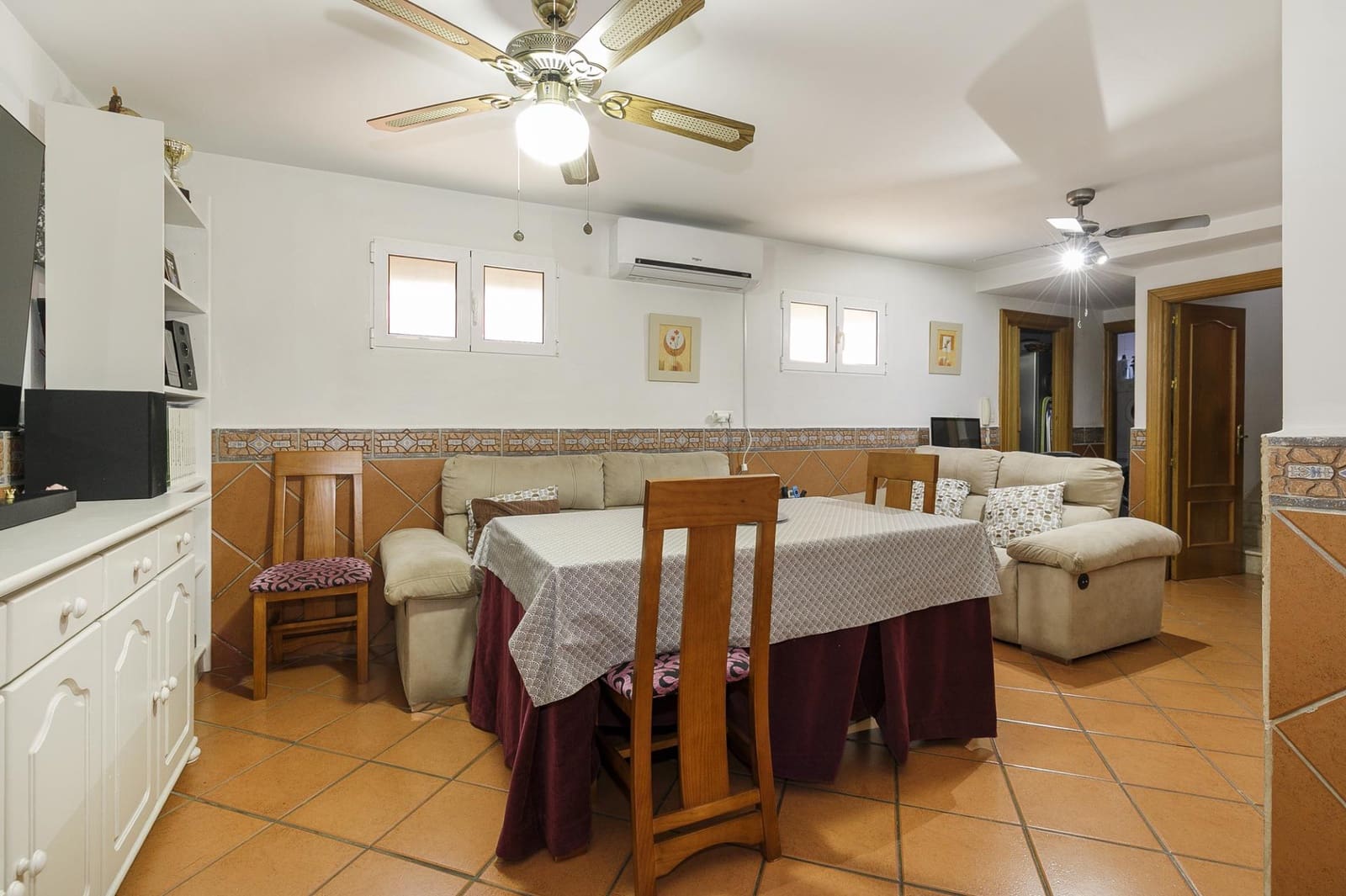 5 bedroom Villa for sale in Gojar with pool - € 360,000 (Ref: 9849323)