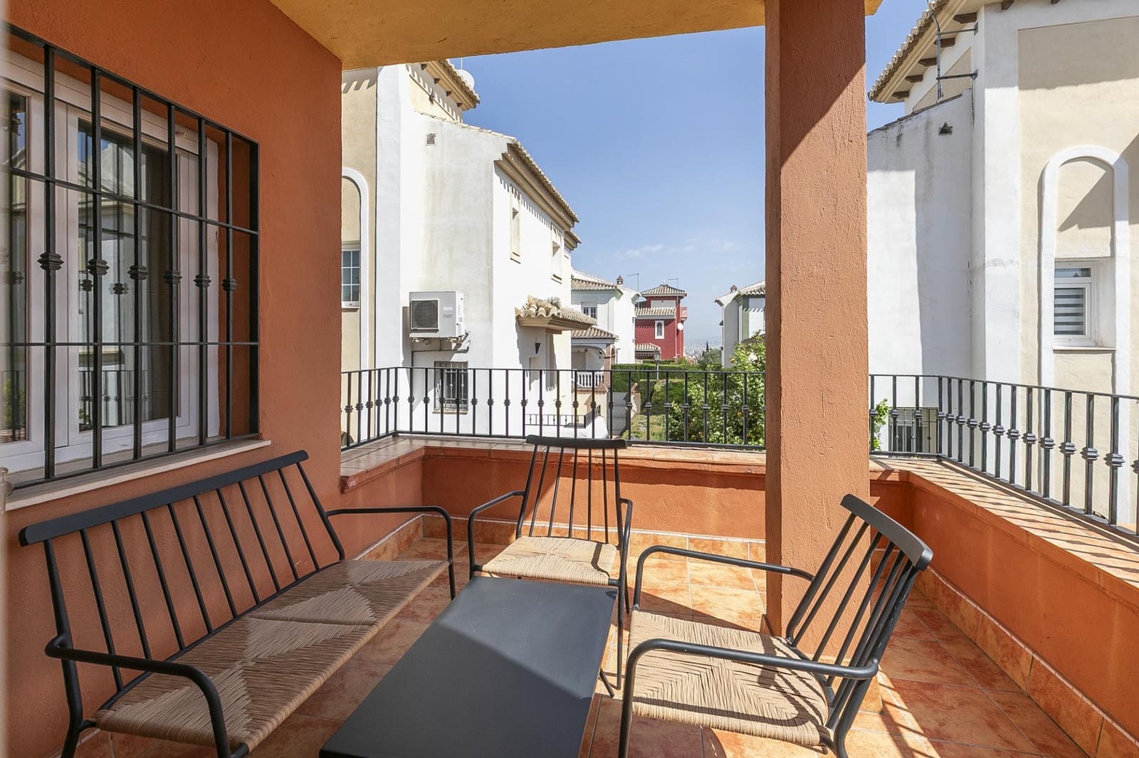 5 bedroom Villa for sale in Gojar with pool - € 360,000 (Ref: 9849323)