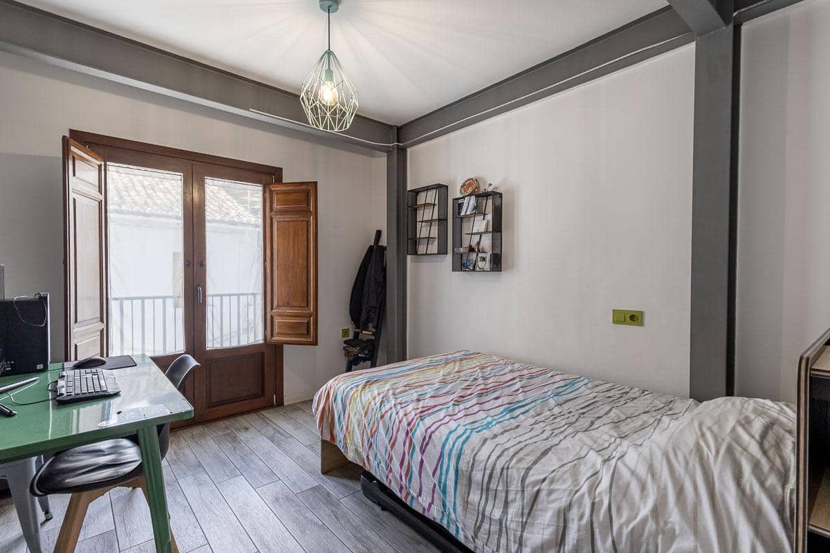 5 soverom Hus til salgs i Granada by - € 470 000 (Ref: 9849324)