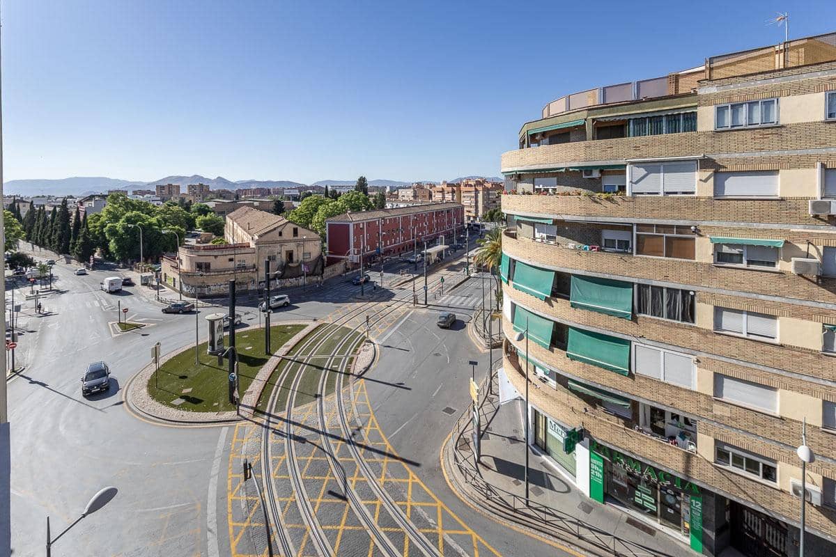 2 bedroom Flat for rent in Granada city with garage - € 850 (Ref: 9860076)